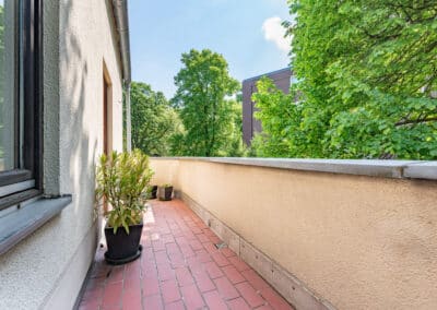 Balkon mit Blick ins Grüne und Südausrichtung in Duisburg-Duissern