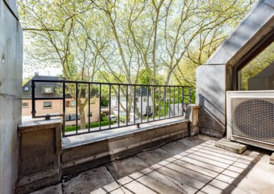 Beste Aussichten, Sonnenbalkon mit Blick in die Baumwipfel, West-Ausrichtung, Duisburg Dellviertel