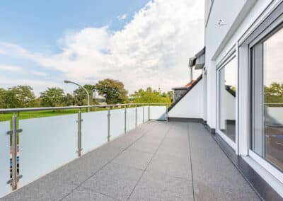 Dachterrasse - Maisonette-Loftwohnung mit Dachterrasse und eigenem Gartenanteil im grünen Duisburg-Mündelheim zur Miete