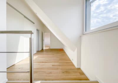 Diele und Bürobereich - Maisonette-Loftwohnung mit Dachterrasse und eigenem Gartenanteil im grünen Duisburg-Mündelheim zur Miete