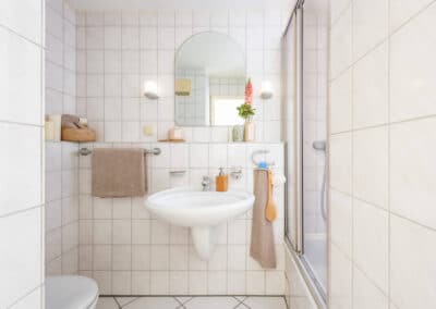 Zeitlos und klassisch, Badezimmer, wohnen am Waldrand in Duisburg