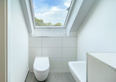 Duschbad Ebene 1 - Maisonette-Loftwohnung mit Dachterrasse und eigenem Gartenanteil im grünen Duisburg-Mündelheim zur Miete