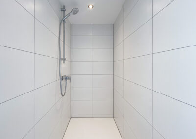 Duschbad Ebene 2 - Maisonette-Loftwohnung mit Dachterrasse und eigenem Gartenanteil im grünen Duisburg-Mündelheim zur Miete
