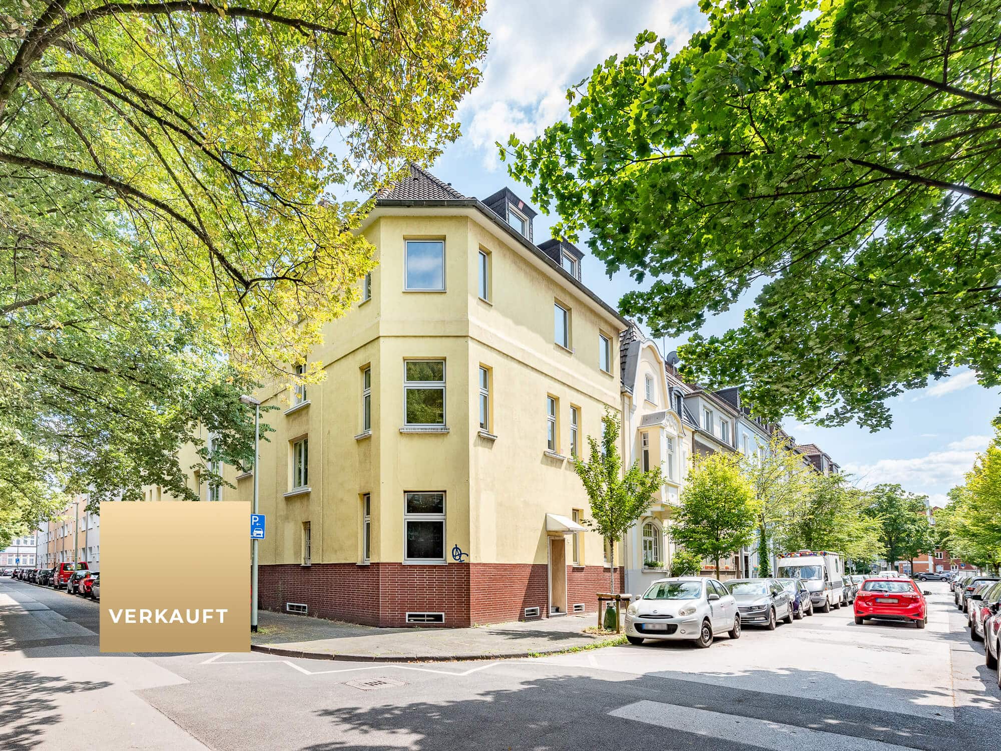 Hausansicht zur Bestandsimmobilie im Duisburger Wasserviertel, direkt am Innenhafen gelegen, als Studierendenwohnheim, zur Kurzzeitvermietung oder als Boutiquehotel nutzbar