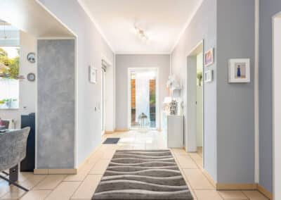 Eingangdiele zum barrierefrei angebauten Haus mit moderner Ausstattung und Wintergarten in ruhiger Umgebung von Duisburg-Neudorf