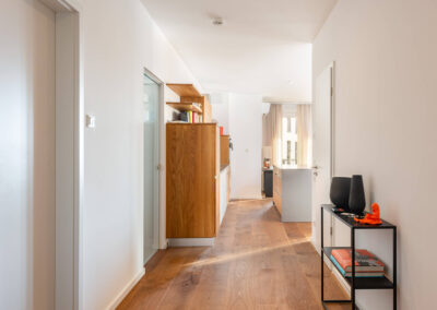 geräumige Eingangsdiele, angrenzend zum offenen Wohn- und Essbereich. Immobilien Hempel - Immobilienmakler Duisburg