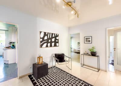Wir bieten Home Staging, großzügiger Eingangsbereich