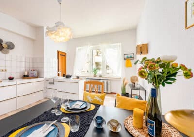 grosse Wohnküche in der 2-Zimmerwohnung in der Eigentumswohnanlage Rosenhof im Duisburger Wasserviertel zum Kauf
