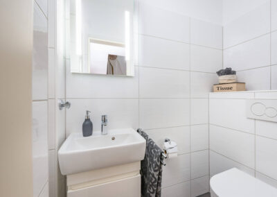 Saniertes Gäste-WC in der Maisonette-Wohnung am Duisburger Kaiserberg