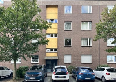 Hauszugang zur Eigentumswohnung mit Stellplatz in Duisburg-Neudorf