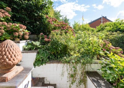 hochwertig angelegter Garten zum moderniserten Reihenhaus mit großem Raumangebot in Duisburg-Hochheide am Uettelsheimer See