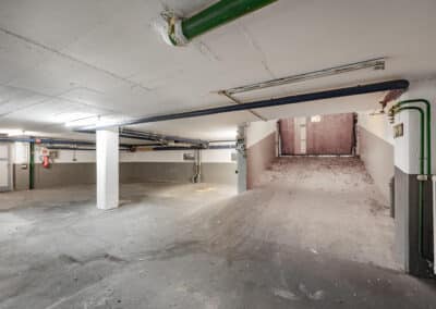 Kleine Tiefgarage in der Bestandsimmobilie im Duisburger Wasserviertel, direkt am Innenhafen gelegen, als Studierendenwohnheim, zur Kurzzeitvermietung oder als Boutiquehotel nutzbar