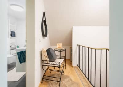 Oberer Treppen Absatz, mit saniert im Gäste WC, gepflegte Wohneinheit in Duisburg-Duissern