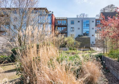 private Parkanlage zur Eigentumswohnung im Duisburger Innenhafen