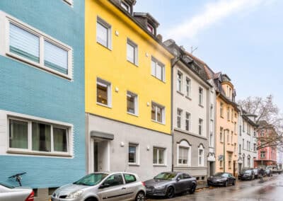 Hausansicht zur Eigentumswohnung Duisburg-Dellviertel, Immobilien Hempel, moderner Immobilienmakler in Duisburg-Stadtmitte