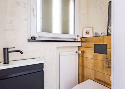 Stylisches Gäste-WC zum moderniserten Reihenhaus mit großem Raumangebot in Duisburg-Hochheide am Uettelsheimer See