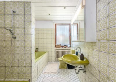 Tageslichtbad zum einseitig angebauten Bungalow mit ausbaufähigem Dachgeschoss in Gladbeck-Rosenhügel
