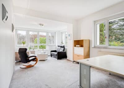 Therapieraum zur Praxisfläche mit fünf Behandlungsräumen in der Dinslaken Innenstadt, Immobilien Hempel, Duisburg, Moselstraße 41