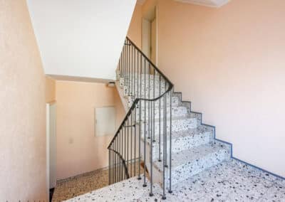 Treppenhaus - Mietwohnung Duisburg-Duissern