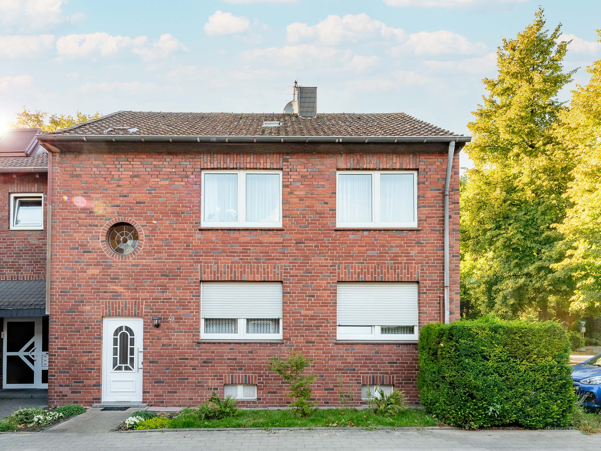 Reseviert! Offene Küche mit Essbereich im Zweifamilienhaus mit moderner Eigentümerwohnung am Oberhausener Kastell