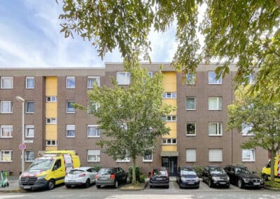 Vorderansicht zur Eigentumswohnung mit Stellplatz in Duisburg-Neudorf
