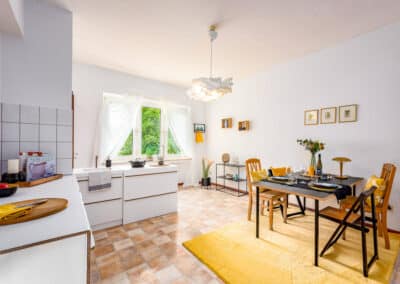 grosse Wohnküche in der gepflegten Eigentumswohnung im Duisburger Wasserviertel