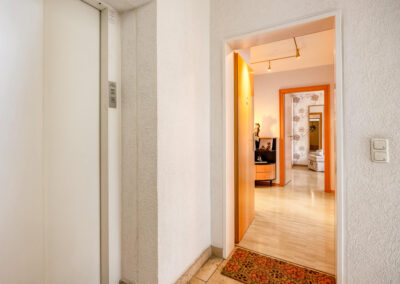 Wohnungzugang zur Eigentumswohnung im Duisburger Wasserviertel mit Stellplatz in bester Stadtlage, Immobilien Hempel, Makler in Duisburg, Mülheim und im Ruhrgebiet