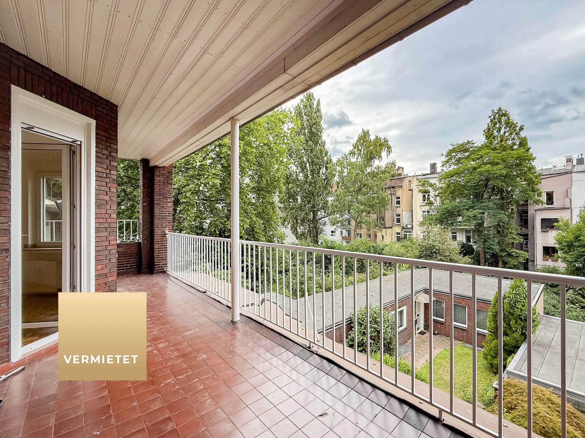 große Loggia Große Loggia zur großzügigen 2,5-Zimmerwohnung mit Loggia und Balkon in bester Lage von Duisburg-Duissern