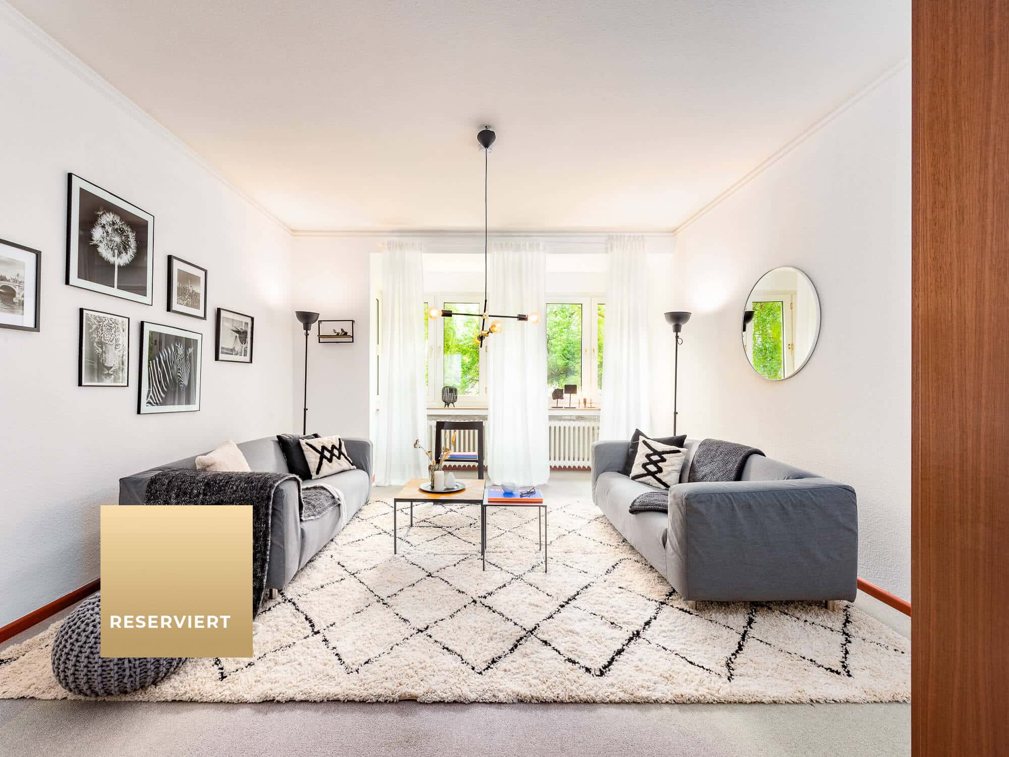 heller, grosser Wohnbereich der 2-Zimmerwohnung im Rosenhof, Wasserviertel-Duisburg, zum Kauf
