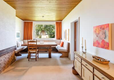 heller offener Essbereich zum freistehenden Architektenbungalow mit fantastischer Fernsicht in bester Randlage von Düsseldorf-Angermund