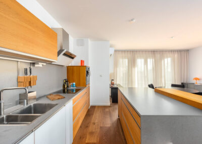 hochwertige Einbauküche in moderner Terrassenwohnung am Duisburger Kaiserberg