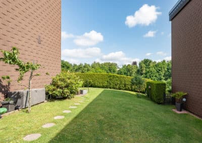 Eigener Garten der vermieteten Kapitalanlage mit Stellplatz zum Kauf in Mülheim-Saarn