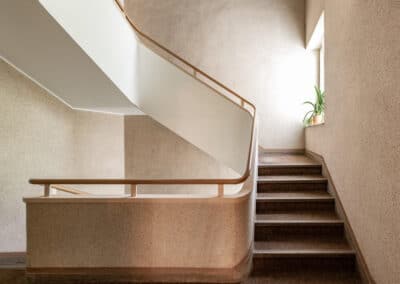 Treppenhaus in der gepflegten Eigentumswohnanlage im Rosenhof Duisburg-Wasserviertel